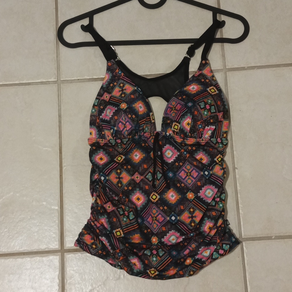 Top swimwear